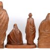 Een lot van drie gesculpteerde houten beelden, bestaande uit een Piëta, een Heilig Hartbeeld (ges. MaVe) en een groep met Jozef en Maria. XXe eeuw.
