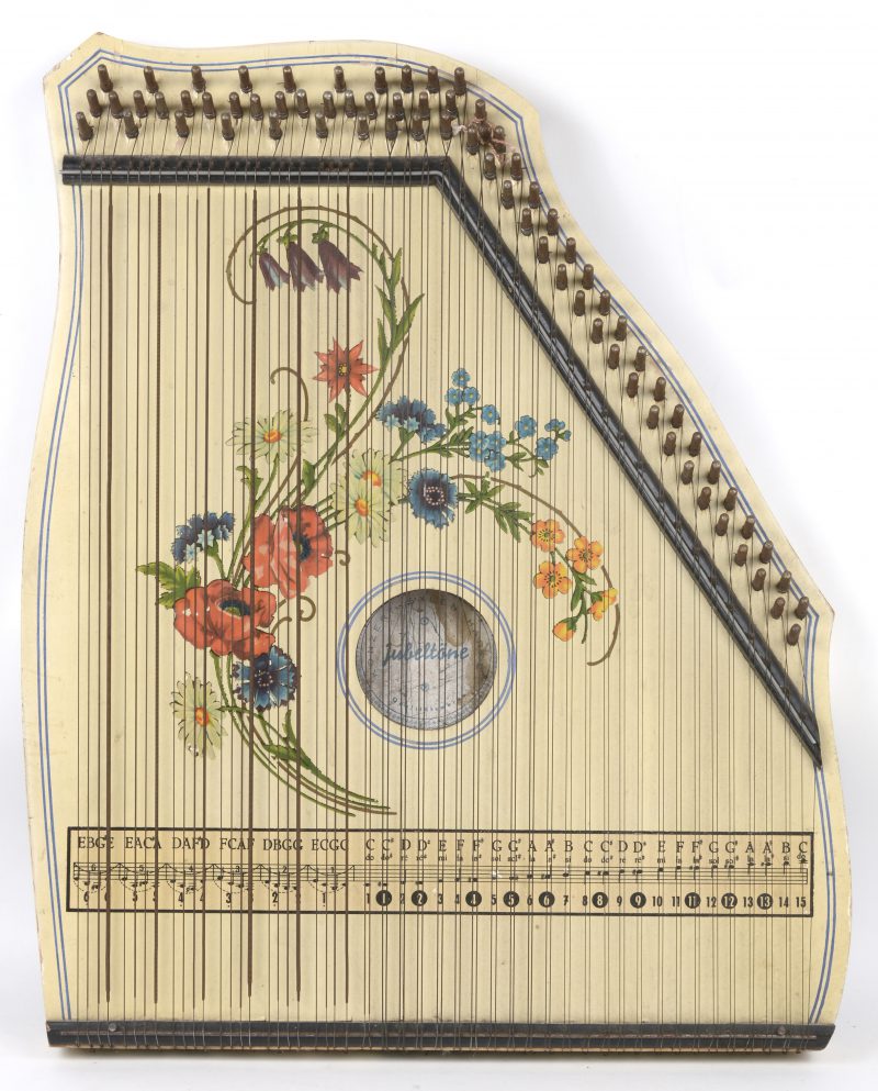 Een houten zither.