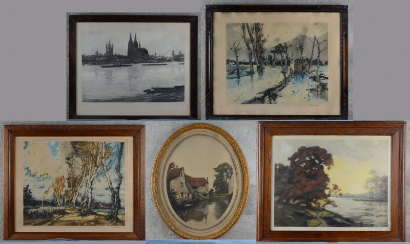 Een lot lithografieën, bestaande uit drie landschappen, huizen aan een rivier en een zicht op Keulen.