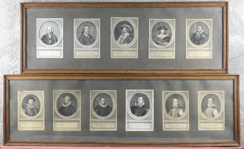 Een reeks van vijf en van zes oude gravures met portretten van hoogwaardigheidsbekleders.