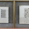 Een reeks van vier met de hand verluchte en handgeschreven boekfragmenten op perkament. Tweezijdig ingekaderd achter glas. Mogelijk XVe eeuw.