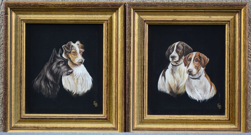 “Honden”. Paar kunstwerkjes in gouache op zijde. Gemonogrammeerd EB.