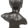 “Buste Van Een Vrouw Met Turban”. Een beeld in gepatineerd brons. Gesigneerd.