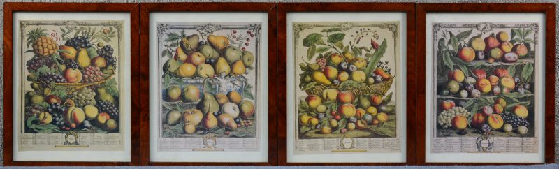 Een reeks van vier decoratieve reproducties met voorstellingen van de seizoenen. In notenhouten kadertjes.