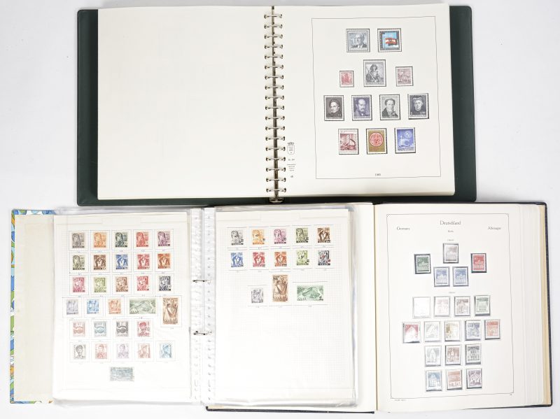 Drie postzegelalbums: een album met zegels uit het Duitse Saargebied (1920-1932 en 1948-1959), een album “Berlijn” (1958-1985) van de Deutsche Bundespost. Evenals een Lindneralbum met Oostenrijkse zegels (1948-1959)