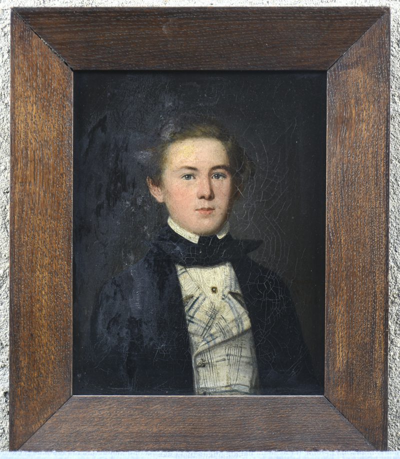 “Portret van een jongeman”. Olieverf op doek. XIXe eeuw. Gerestaureerd en herdoekt.