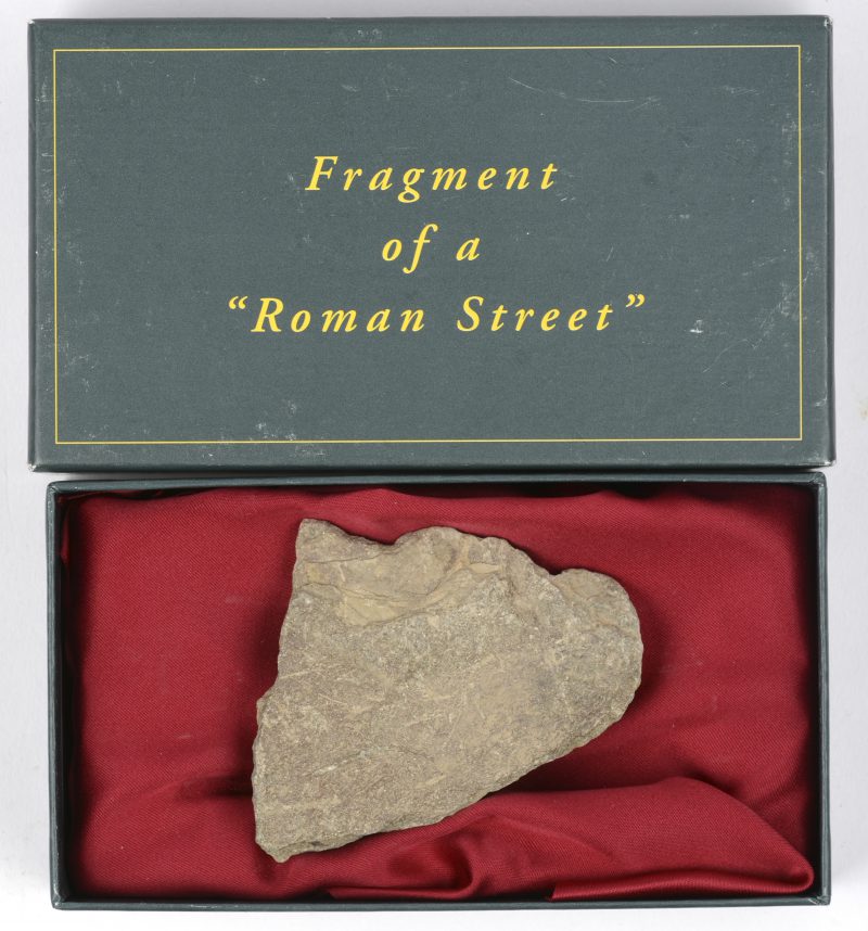 “Fragment of a Roman Street”. In origineel doosje. Genummerd 664/1200.