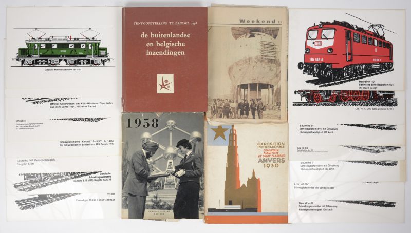 Drie boeken, waarbij twee mbt tot de expo in 1958 en één in 1930.