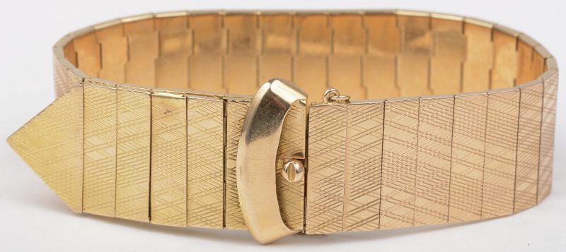 Een 18 K geelgouden armband in de vorm van een ceintuur.