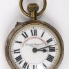 “Superior Railway Timekeeper”. Een Zwitsers zakhorloge. In werkende staat. Met horlogehanger in de vorm van een vogelkooitje.