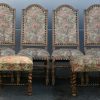 Een serie stoelen in Renaissancestijl, bekleed met tapisserie. Acht stoelen, vier armstoelen en twee bankjes.