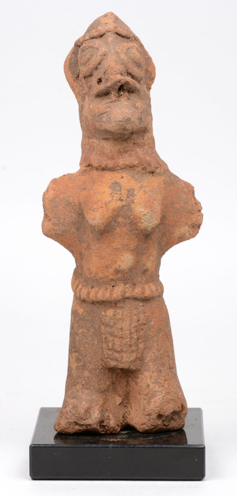 Een aardenwerken beeldje afkomstig uit Ghana. 16e eeuws.