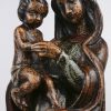 “Madonna met kind”. Een gepolycrhomeerd houten beeld.