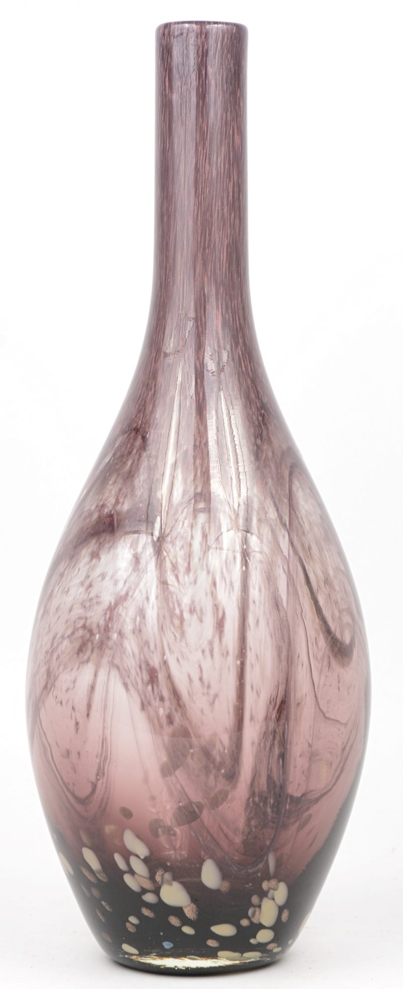 Een vaas van paars en wit Italiaans glas.