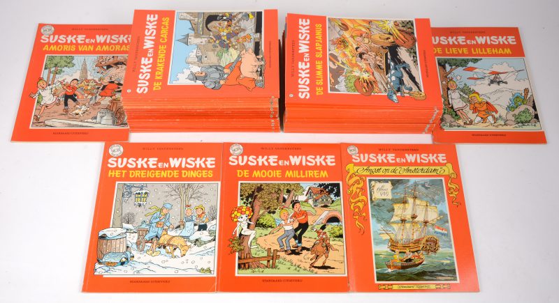 “Suske en Wiske”. 38 albums uit de gekleurde rode reeks. Tussen album 182 (De Koperen Knullen, 1981) en album 245 (De 7 schaken, 50 jaar Suske en Wiske, 1995). Ed. standaard UItgeverij. Goede staat, lichte slijtage aan enkele.