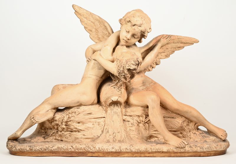 “Cupido & Psyche”. Een groep van wit terracotta. Achteraan gesigneerd. Omstrees 1900