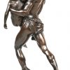 “L’enfant retrouvé”. Een gepatineerd bronzen beeld. Met vermelding ‘Médaille Beaux-Arts 1881” en “Acquis par la ville de Paris”. Gesigneerd.