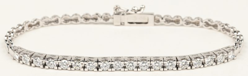 Een 18 K witgouden armband bezet met briljanten met een gezamenlijk gewicht van +- 1,48 ct.