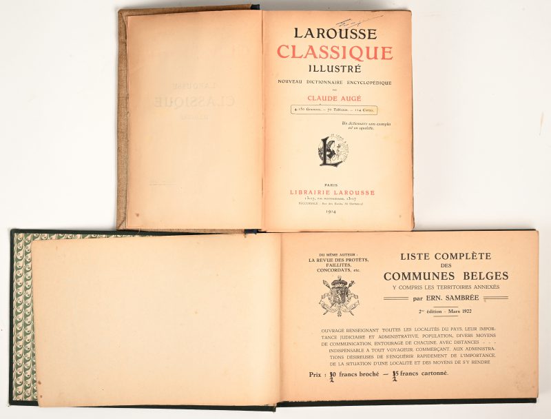 Twee oude boeken: - “Larousse Classique Illustré”. Claude Augé. Ed. Librairie Larousse. 12e editie, Paris, 1914.- “Les Communes Belges”. Ed. Sambréé. 2e editie, 1922.