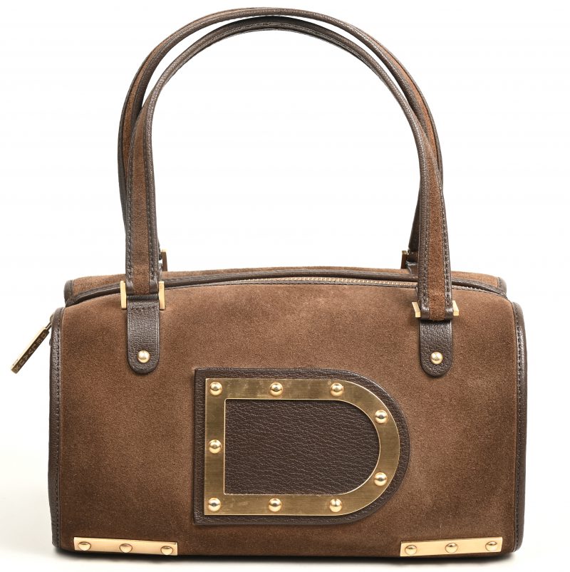Een handtas van bruin nubuck, model “Astrid”.