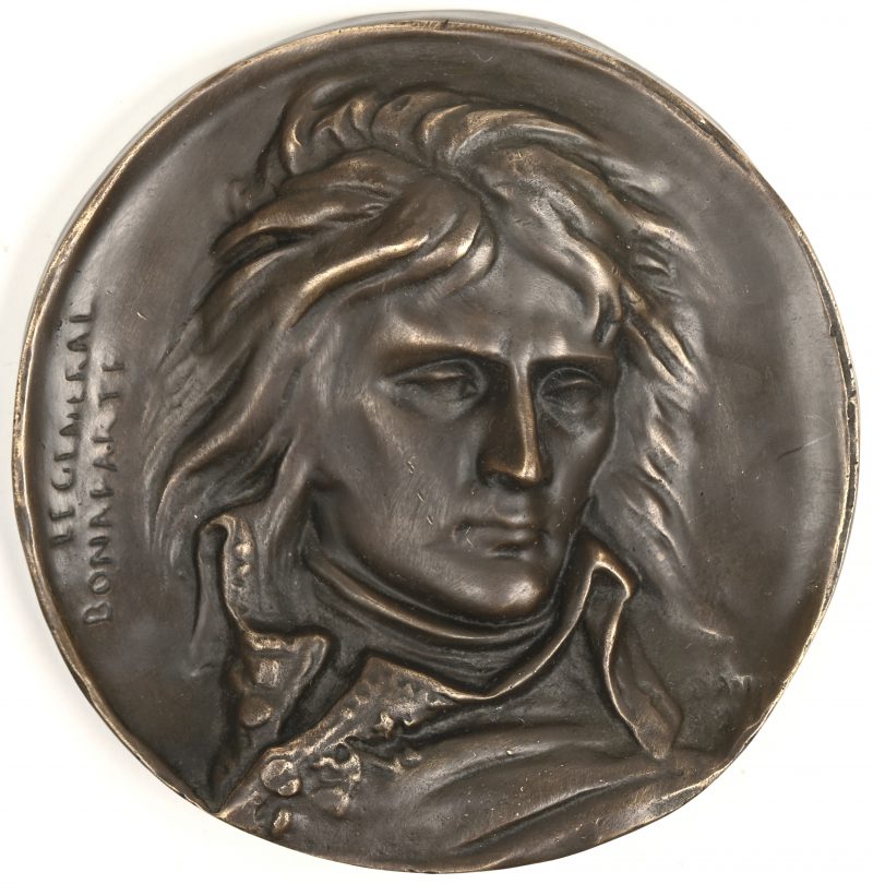 “Le général Napoleon”. Een bronzen plaquette.