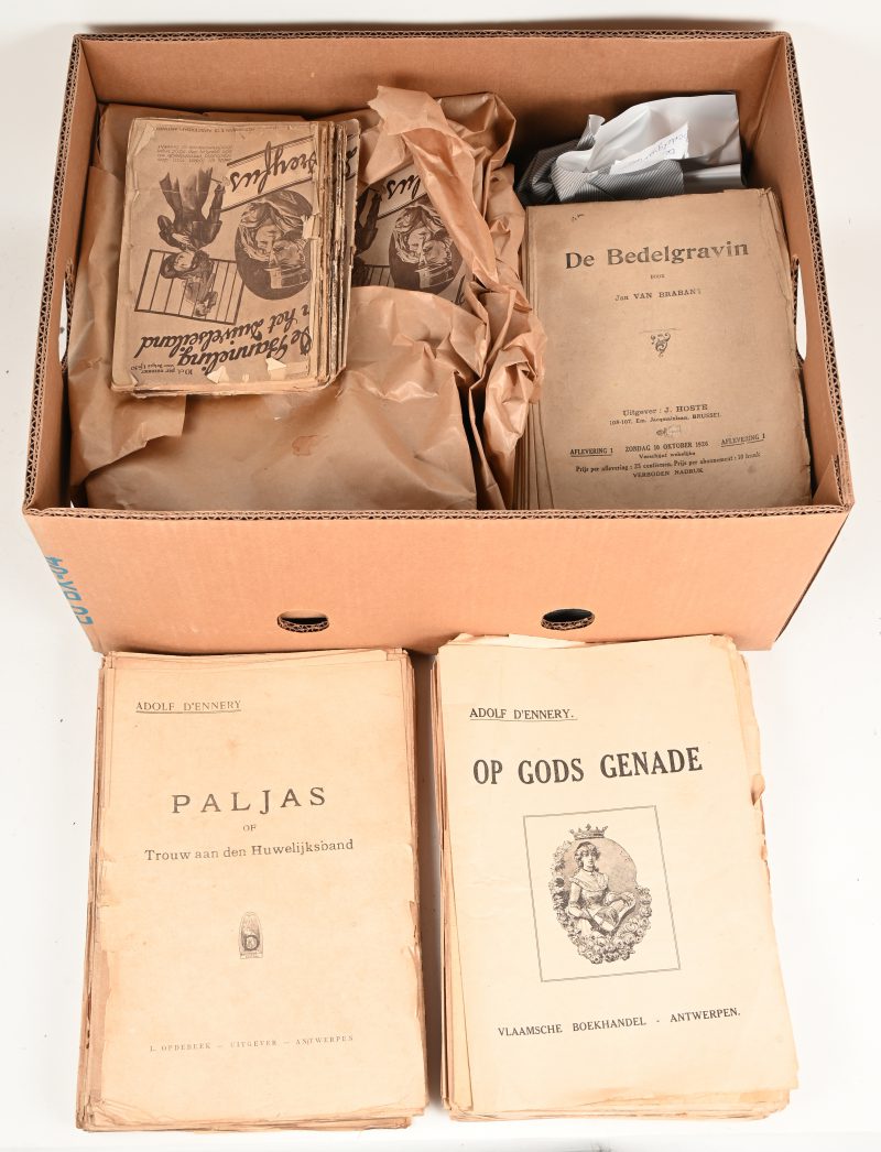 Een groot lot ongebonden verhalen van Adolf d’Ennery postuum uitgegeven door de Vlaemsche boekhandel te Borgerhout in 1922. Met verhalen waaronder; “Op Gods genade”, “Paljas” & “De Bedelgravin”.
