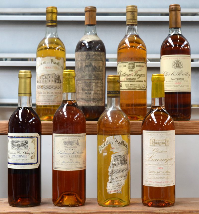 Lot witte Bordeaux         aantal: 8 bt    Graves Supérieures      1964  aantal: 1 bt    Ch. du Pavillon A.C. Sainte-Croix-Du-Mont   M.C.  1983  aantal: 2 bt    Clos l’Abeilley A.C. Sauternes   M.C.  1989  aantal: 1 bt    Ch. Fayau A.C. Cadillac   M.C.  1989  aantal: 1 bt    Ch. Ludeman les Cèdres A.C. Graves Supérieures   M.C.  1994  aantal: 1 bt    Ch. Lamarque A.C. Sainte-Croix-Du-Mont   M.C.  1999  aantal: 1 bt    Ch. Le Mayne A.C. Sauternes   M.C.  2002  aantal: 1 bt