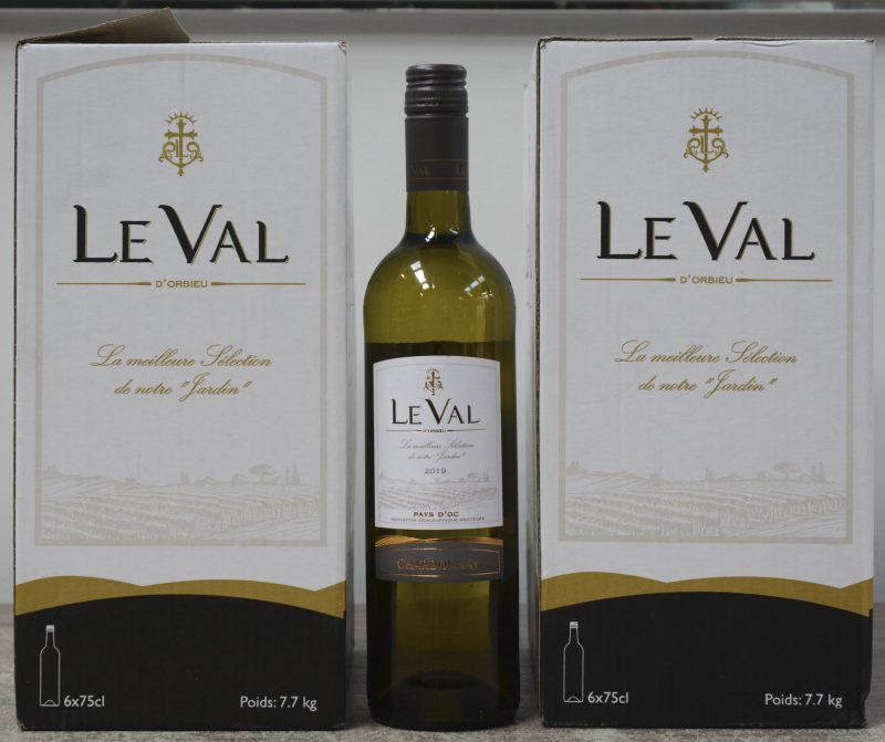 Val d’Orbieu “Le Val” Chardonnay I.G.P. Pays d’Oc   M.O. O.D. 2019  aantal: 12 Bt.