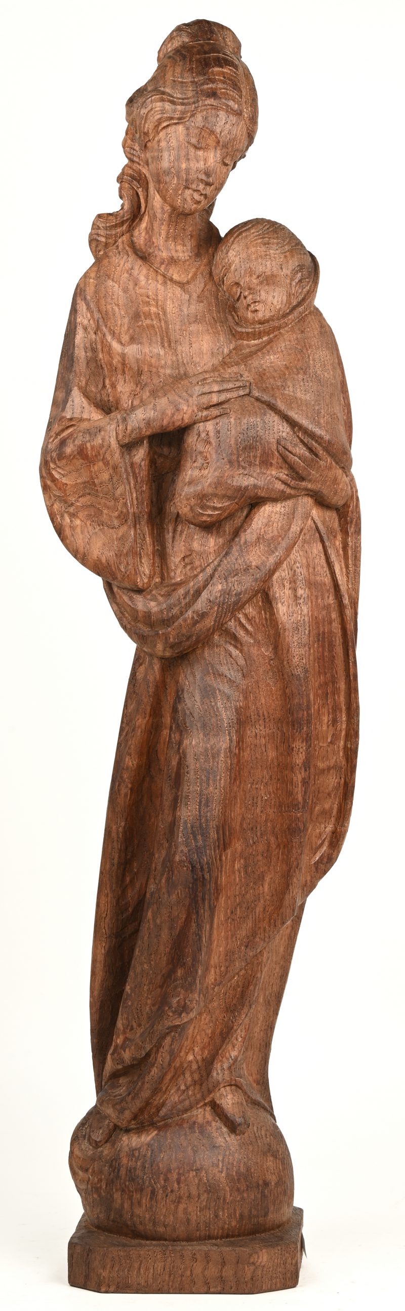 “Madonna met kind”. Een gebeeldhouwd houten beeld. Oostenrijks werk.