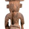 Een gebeeldhouwd Afrikaans houten beeld.