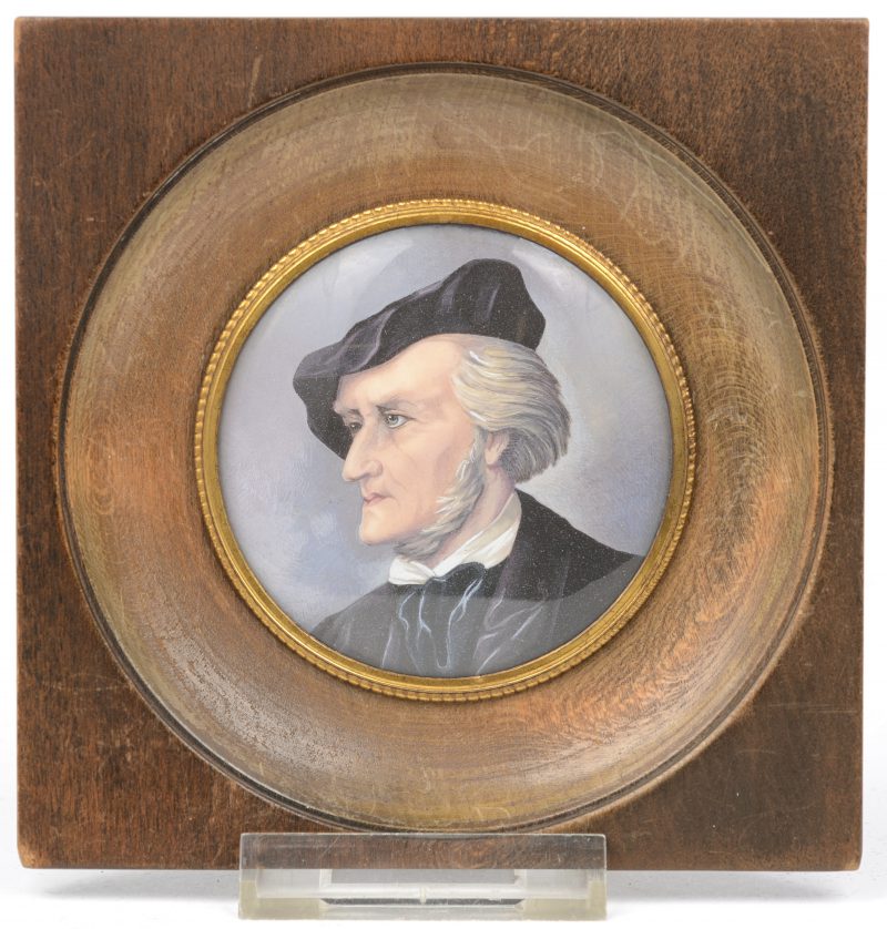 “Wagner”. Een handgeschilderd miniatuurportret op porselein.