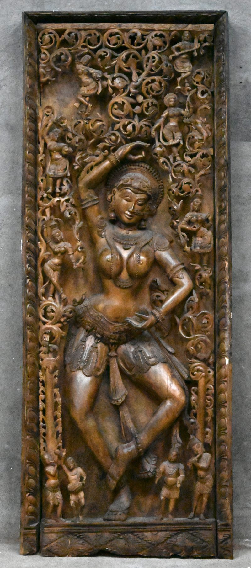 Thaïse basreliëf met dansende shiva.