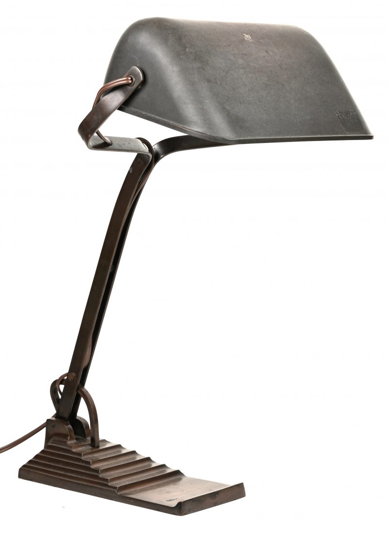 Een antiek bronzen bureaulampje. Met nieuwe bedrading.