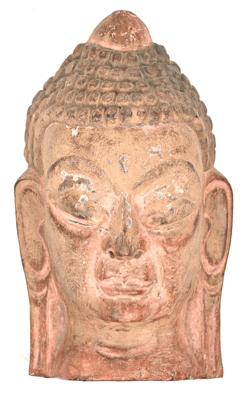 Een Burmese polychroom houten masker.