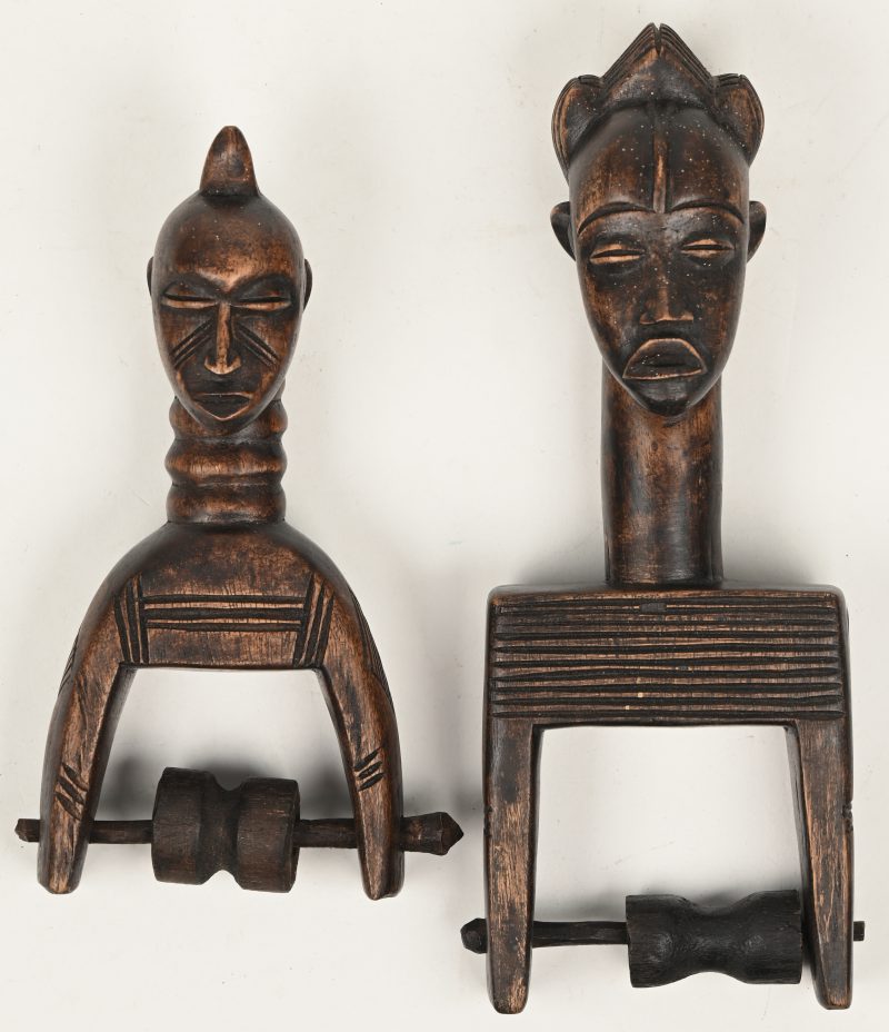 lot 2 houten pulleys, wertuig weven, Baoulé, Ivoorkust