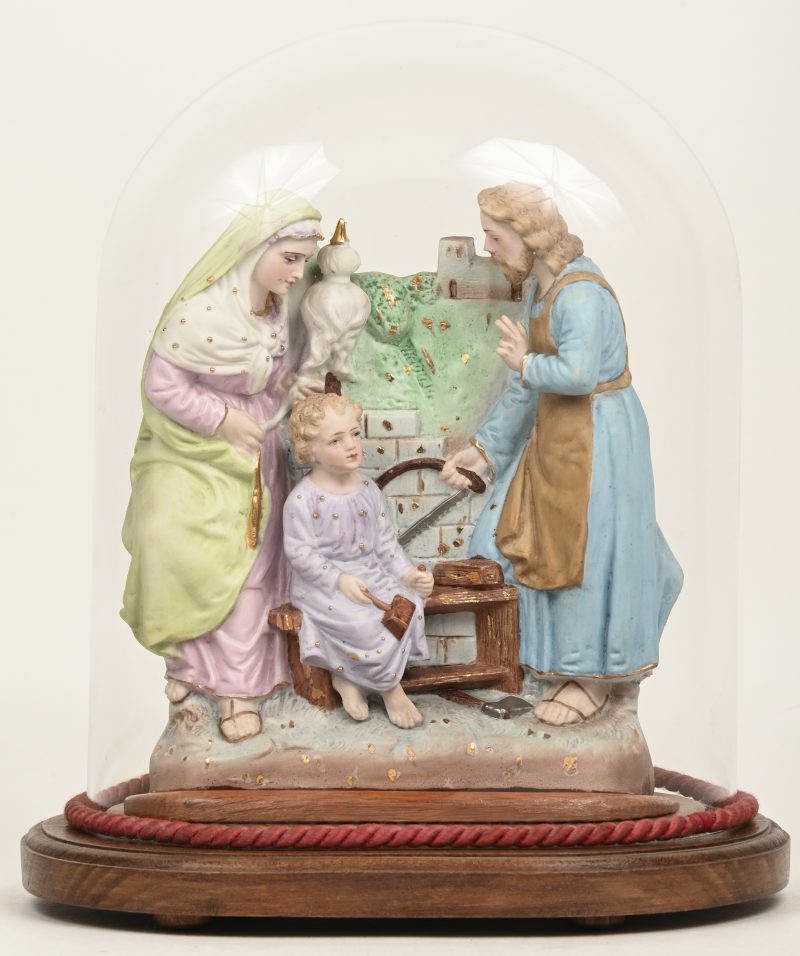 “Heilige Familie”, biscuit onder stolp