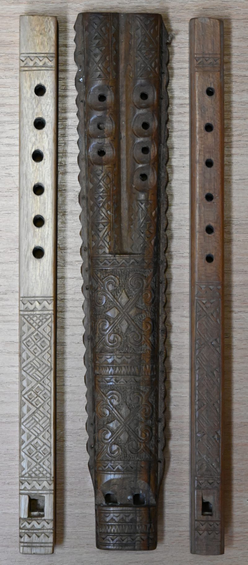 Drie verschillende houten blokfluiten.