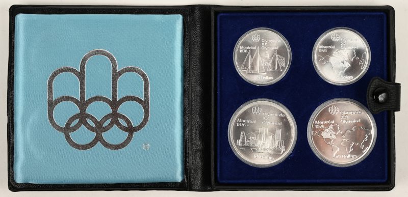 “Olympische spelen Montreal 1976. Een collectie van vier zilveren munten in etui. 2 van 10 CAD, 2 van 5 CAD.