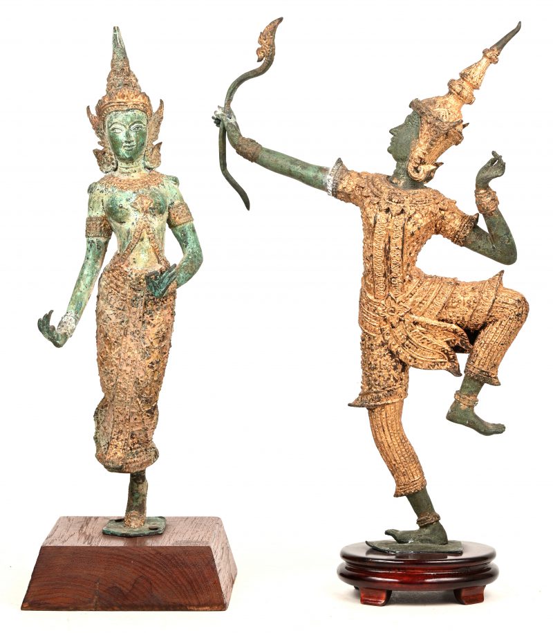 Een lot van twee Thaise figuren van kunstbrons.