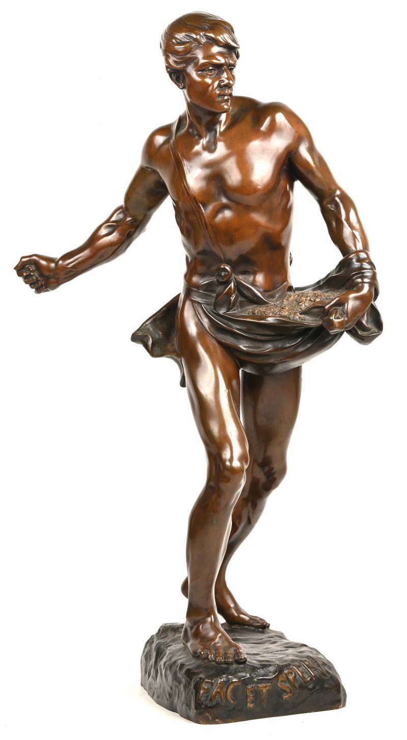 “Fac et Spera”, in gepatineerd brons gesculpteerd beeld, gesign “Henri Gauquié”, gieterijstempel