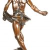 “Fac et Spera”, in gepatineerd brons gesculpteerd beeld, gesign “Henri Gauquié”, gieterijstempel