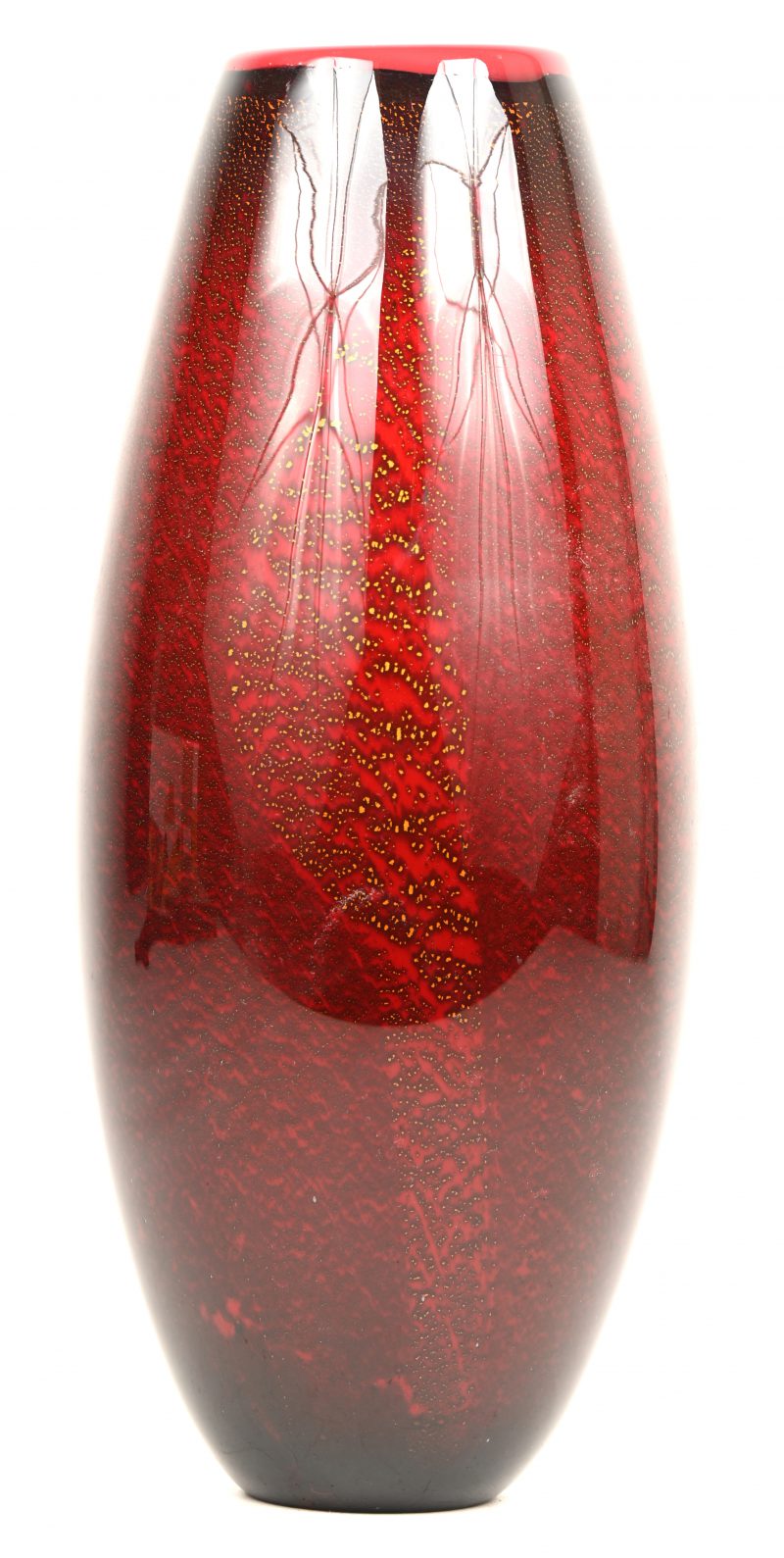 Een Murano vaas met rood in de massa.