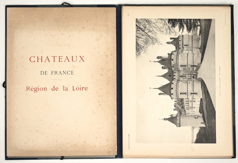 “Châteaux de France, Région de La Loire. Extérieurs et Intérieurs”. Ed. Massin Paris, 1926. Een collectie foto’s in-folio.