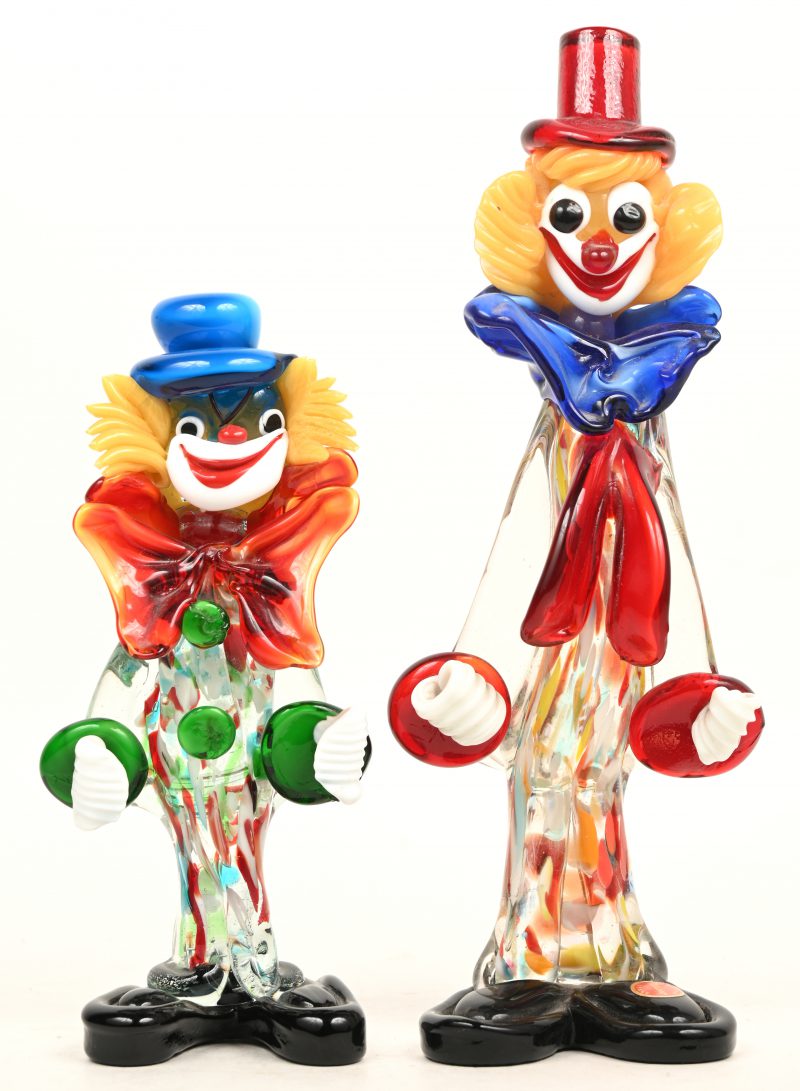 Een paar Murano clowns met diverse kleuren in de massa.