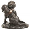 “Jongen met hond en kikker.” Bronzen beeld. Naar Jozef D’Aste.