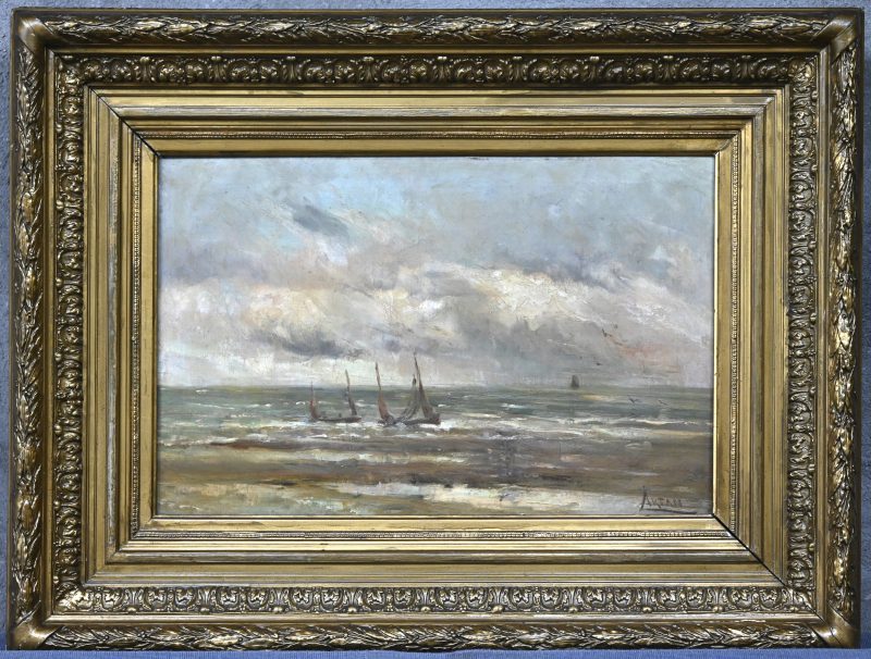 “Zeezicht met vissersbootjes”. Een schilderij, olieverf op doek, onderaan gesigneerd “Artan”. Restoratie aan achterzijde.