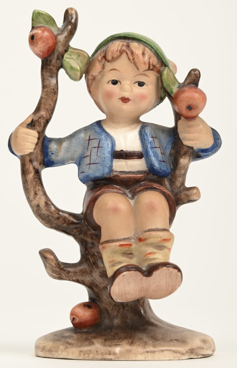 Een Hummeltje, “Apple Tree Boy”, 142/3/0, TMK1, 1935-1949.