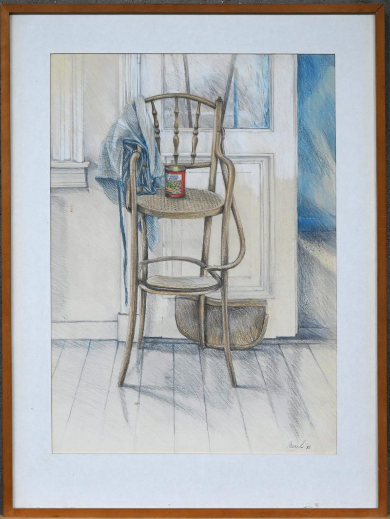 Een tekening van een blik op een stoel gesigneerd Merel ‘86.