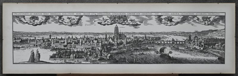 “Panorama van Frankfurt: Francofurti ad Moenum urbis imperialis”. Ets op papier.