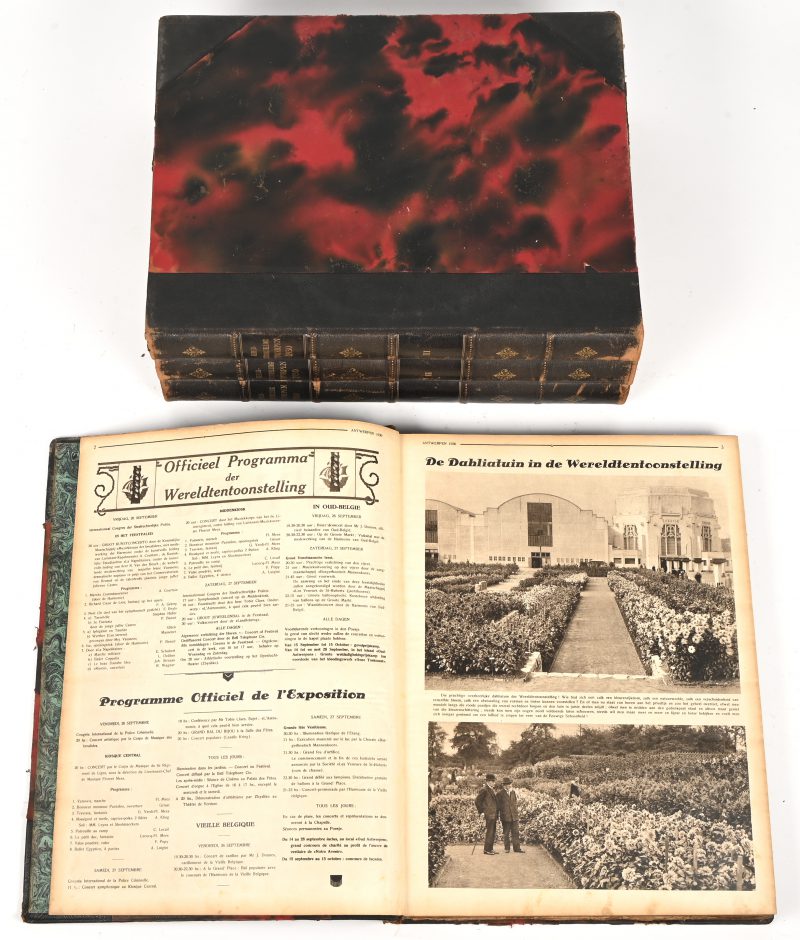 Een lot van 4 magazine bundels met thema Wereldtentoonstelling Antwerpen 1930. Uitgave GVA.